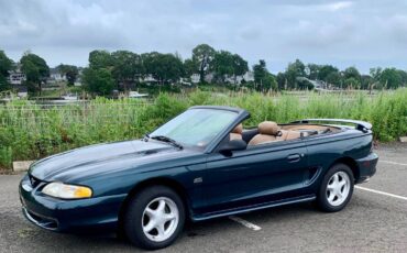 Ford-mustang-gt-convertible-1995-green
