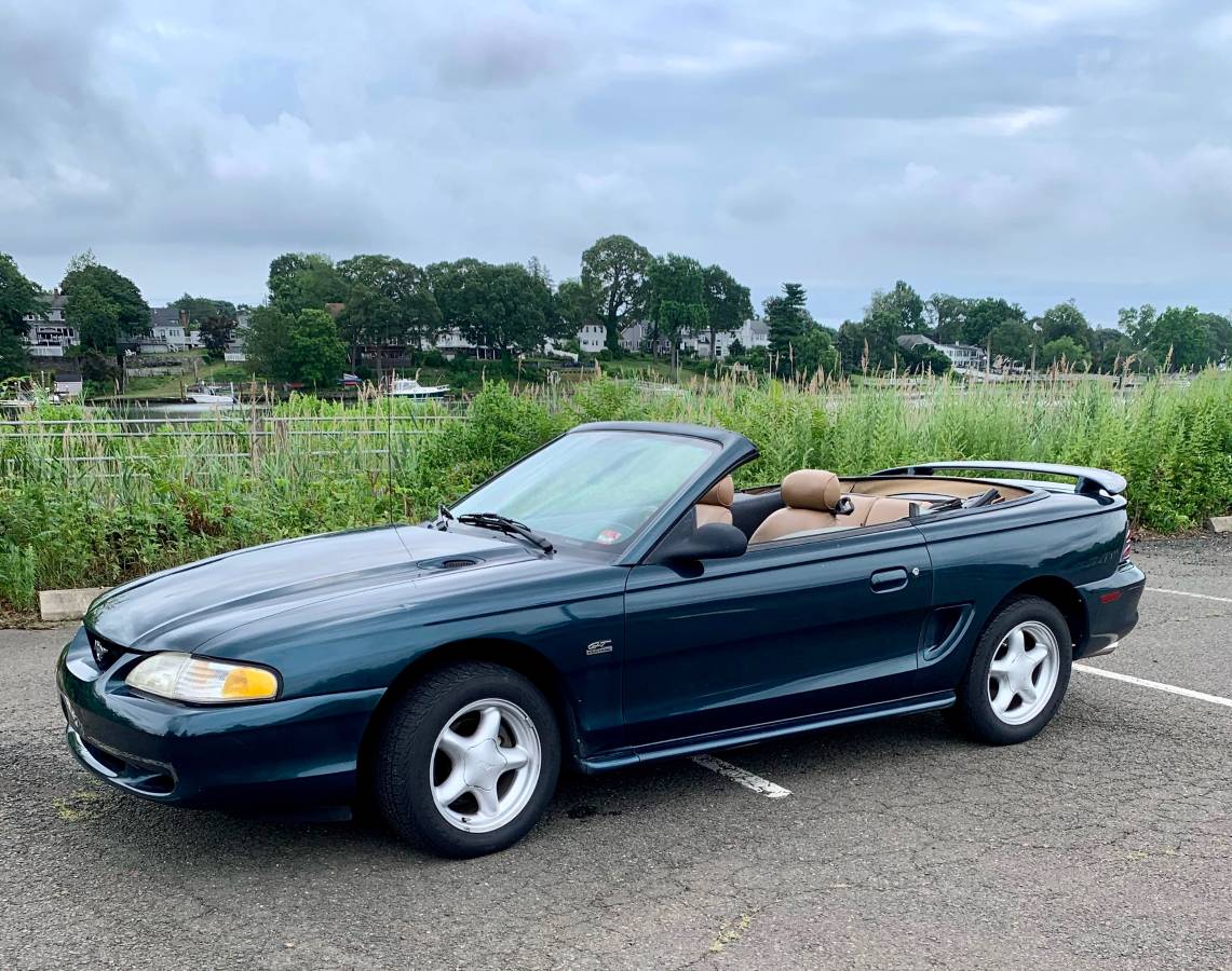 Ford-mustang-gt-convertible-1995-green