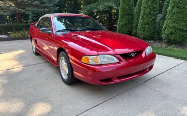 Ford-mustang-gt-convertible-1995-red
