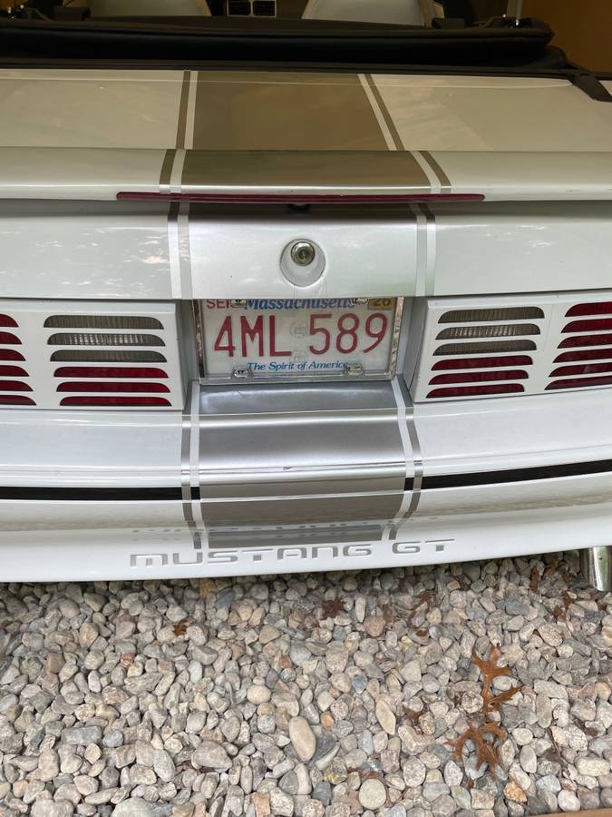 Ford-mustang-gt-premium-1992-white-10