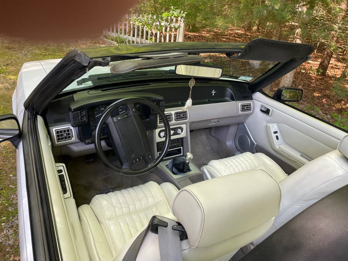 Ford-mustang-gt-premium-1992-white-6