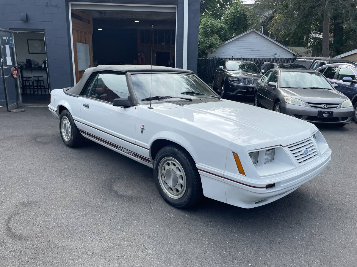 Ford-mustang-gt350-1984-white-11