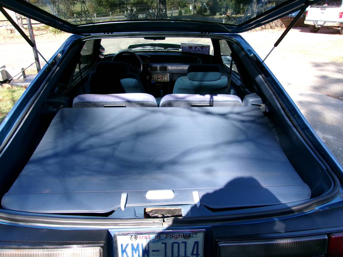 Ford-mustang-lx-1988-blue-13