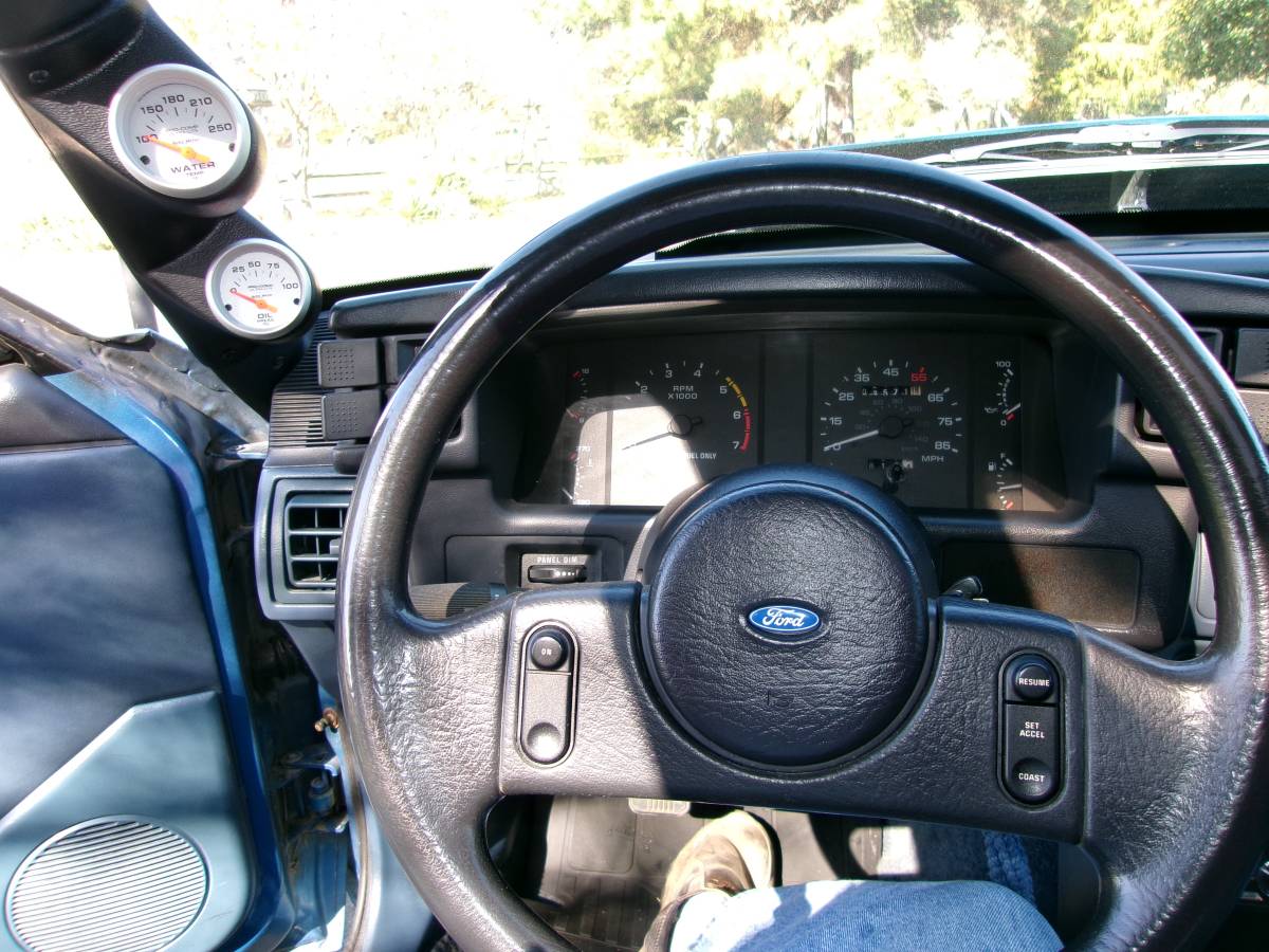 Ford-mustang-lx-1988-blue-15
