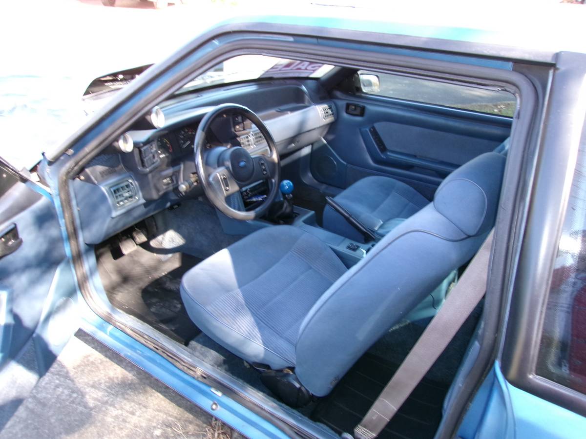 Ford-mustang-lx-1988-blue-17