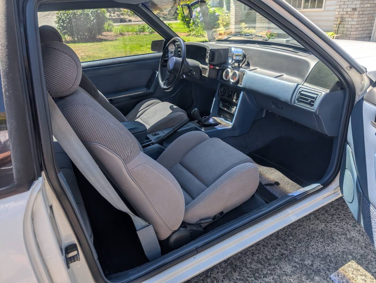 Ford-mustang-lx-1989-white-2
