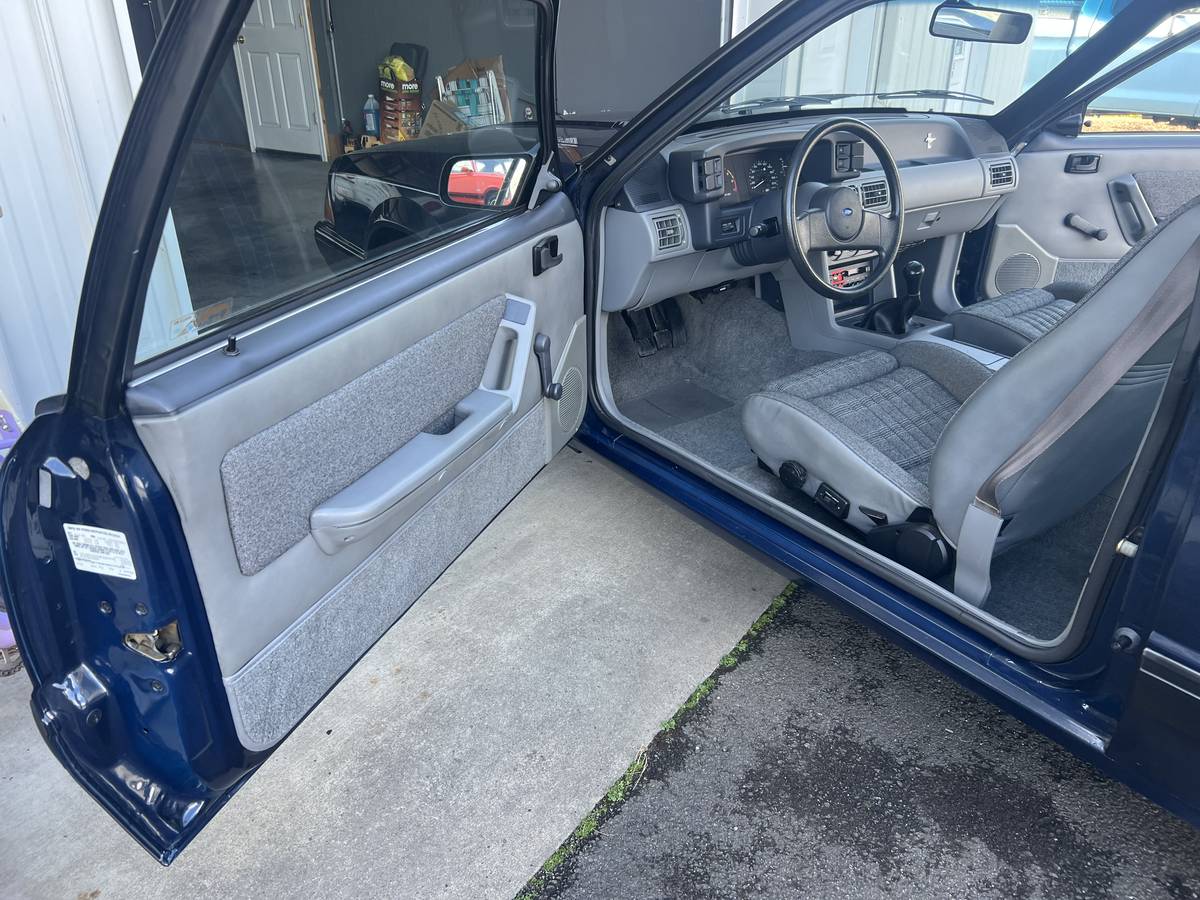 Ford-mustang-lx-5.0-1992-10