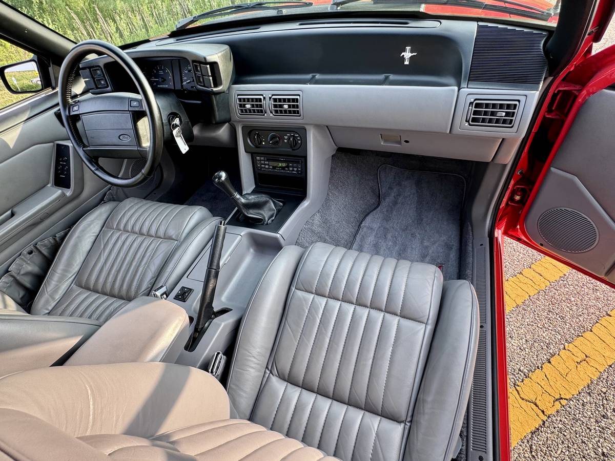 Ford-mustang-svt-cobra-1993-red-25