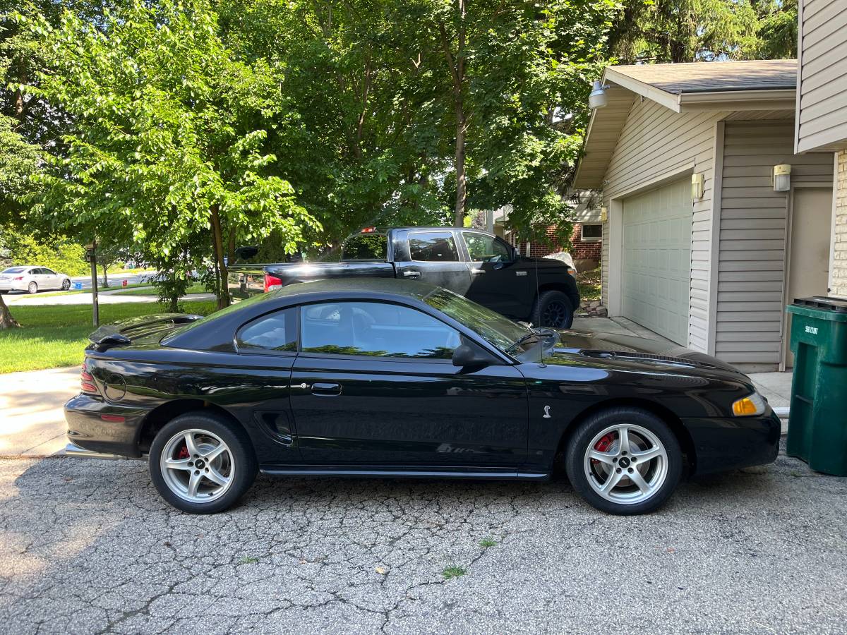 Ford-mustang-svt-cobra-1994-black