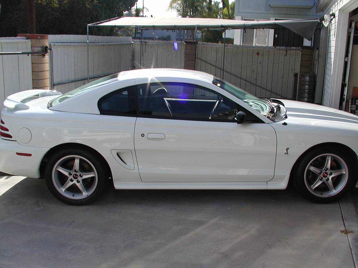 Ford-mustang-svt-cobra-r-1995-white-1
