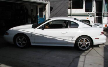Ford-mustang-svt-cobra-r-1995-white