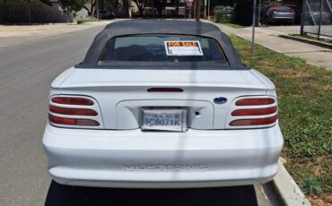 Ford-mustang-v6-convertible-base-1995-white