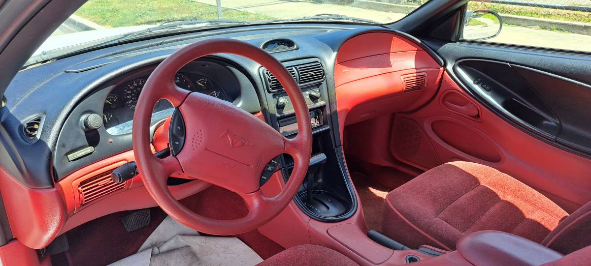 Ford-mustang-v6-convertible-base-1995-white-5