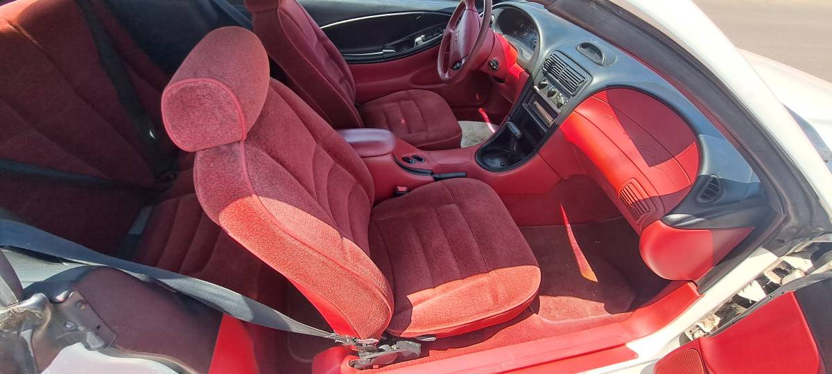 Ford-mustang-v6-convertible-base-1995-white-8