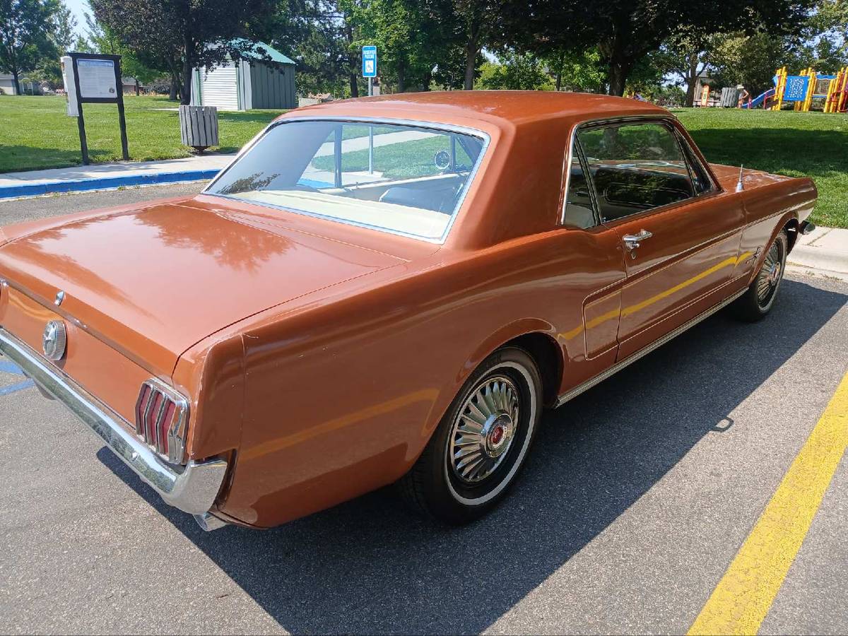 Ford-mustang-v6-coupe-base-1966-custom-1