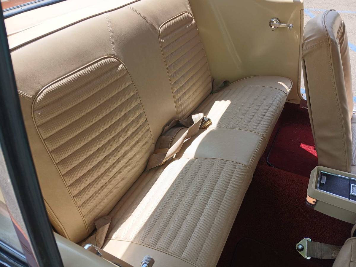 Ford-mustang-v6-coupe-base-1966-custom-11