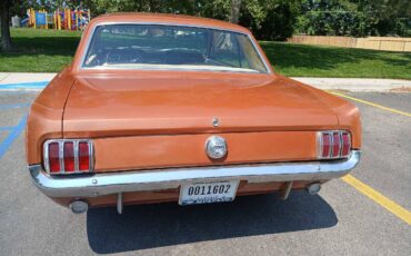 Ford-mustang-v6-coupe-base-1966-custom-2