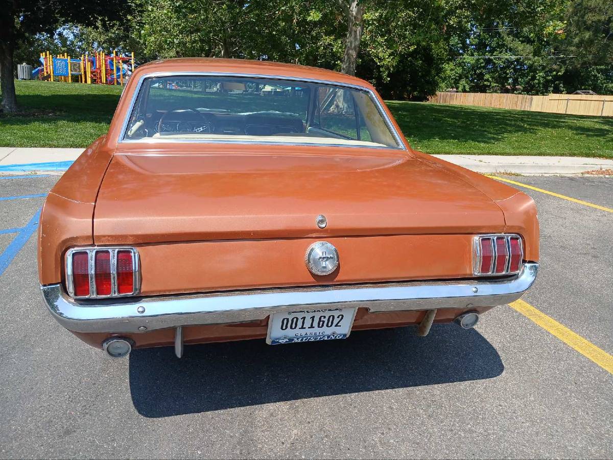 Ford-mustang-v6-coupe-base-1966-custom-2