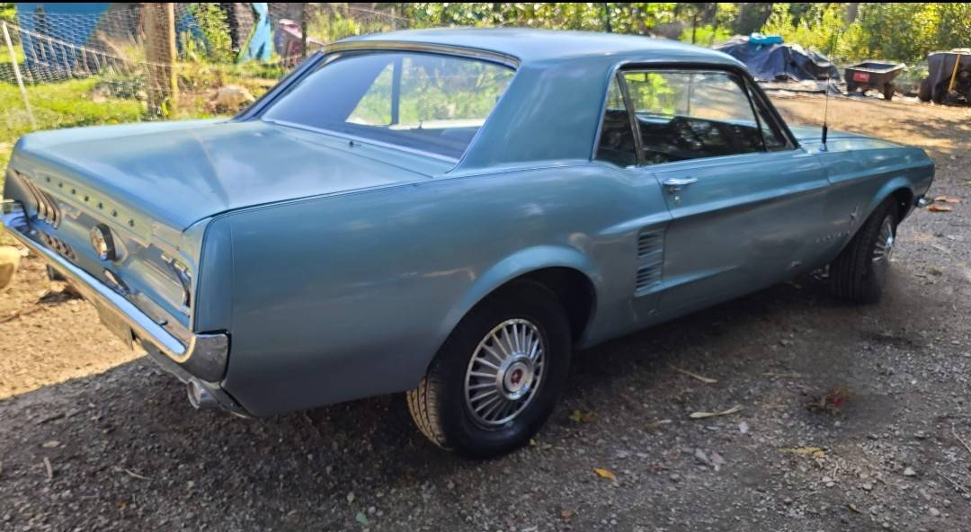 Ford-mustang-v6-coupe-base-1967-blue-11
