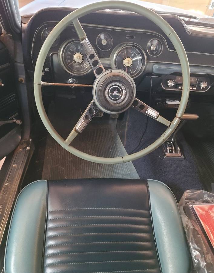 Ford-mustang-v6-coupe-base-1967-blue-13