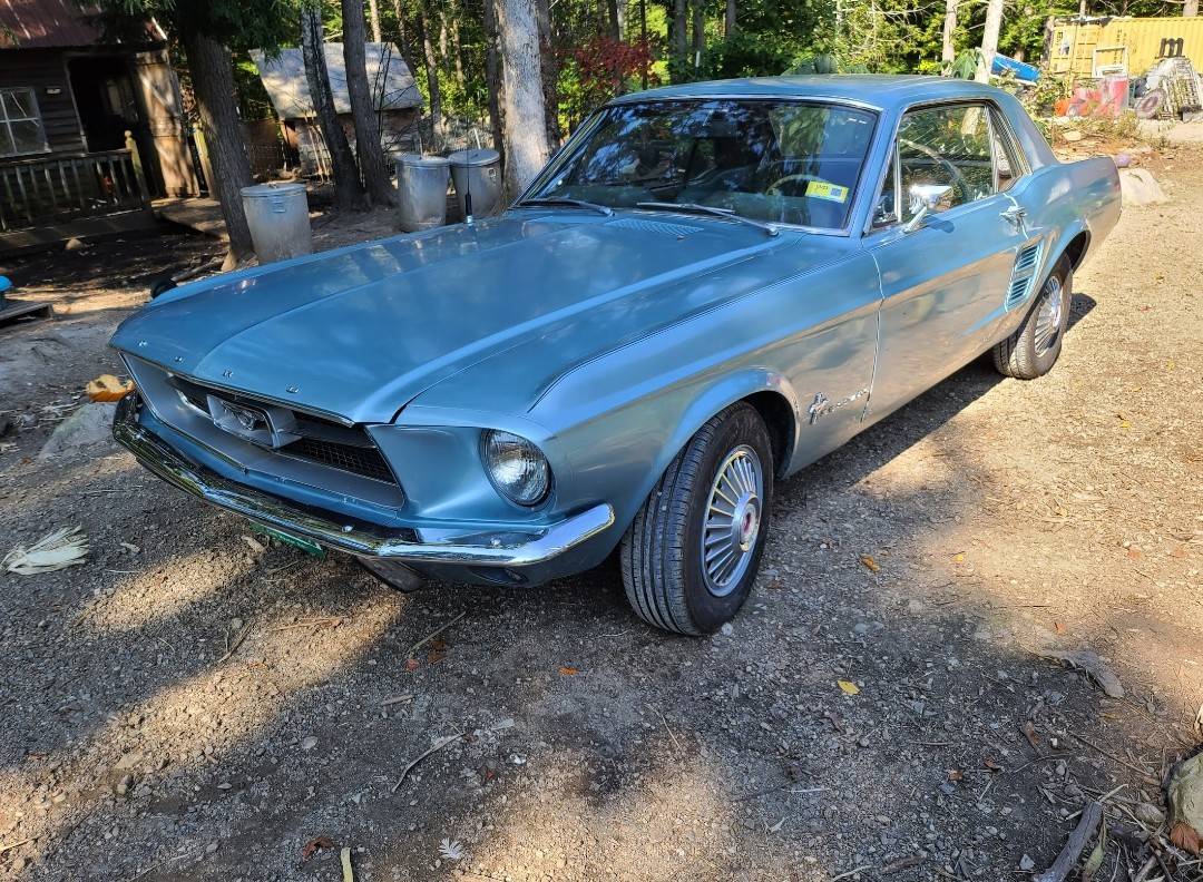 Ford-mustang-v6-coupe-base-1967-blue