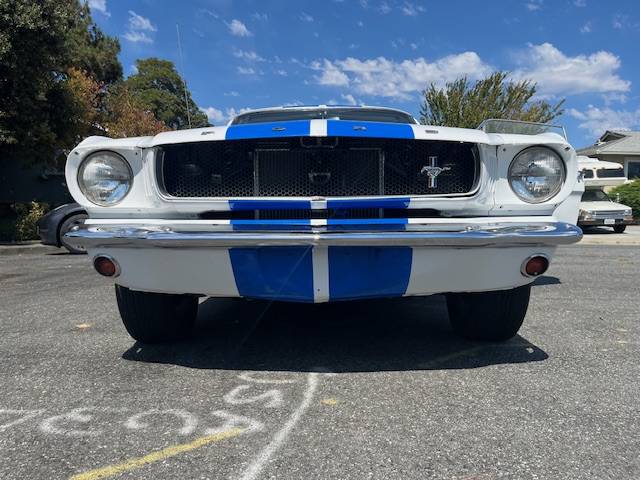 Ford-mustang-v8-1965-white-14