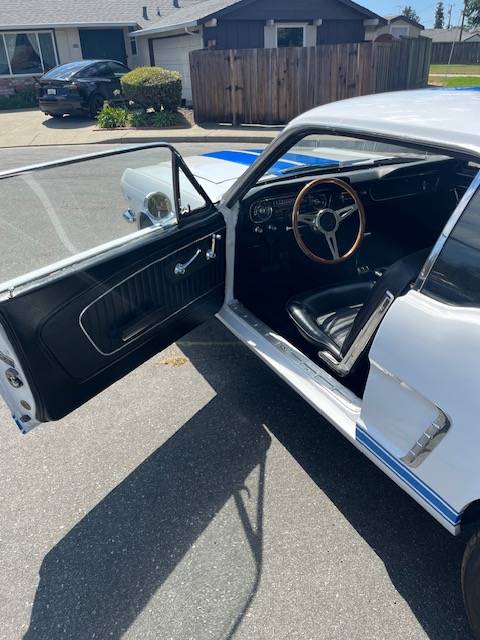 Ford-mustang-v8-1965-white-6