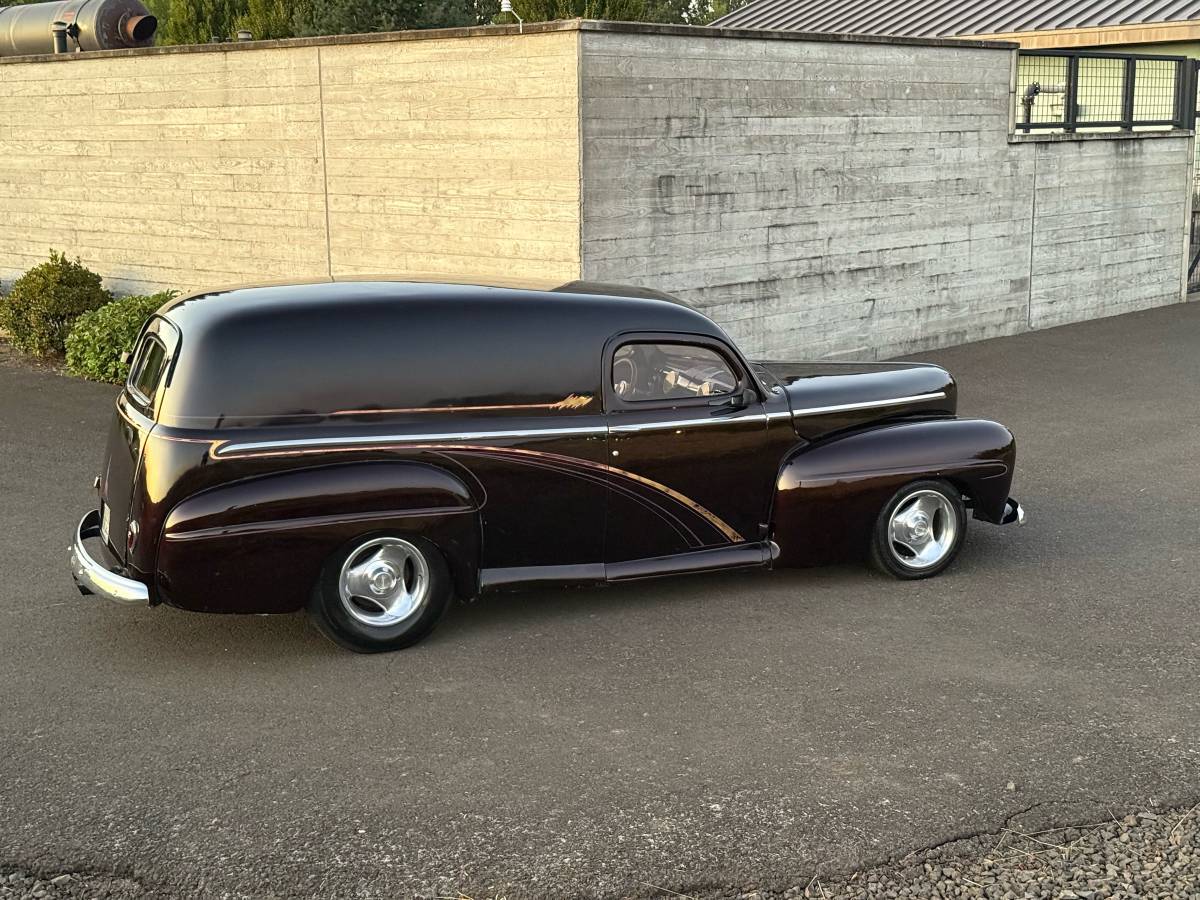 Ford-panel-truck-1947-black-12
