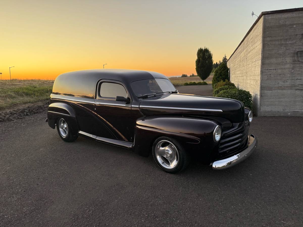 Ford-panel-truck-1947-black-15
