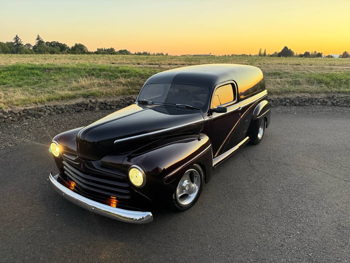 Ford-panel-truck-1947-black-18