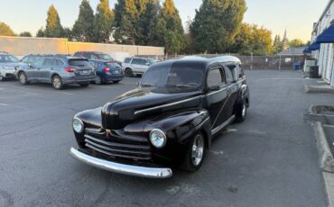 Ford-panel-truck-1947-black-19