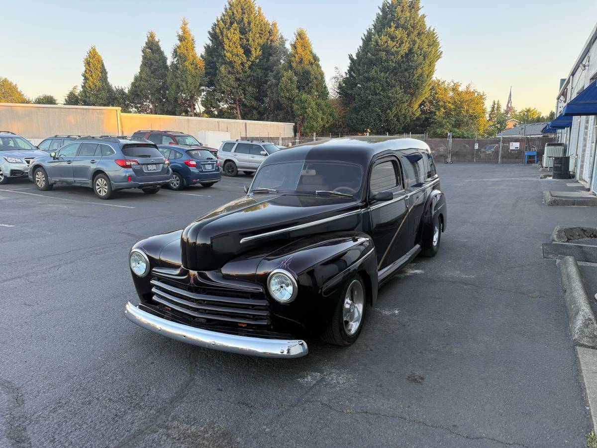 Ford-panel-truck-1947-black-19