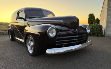 Ford-panel-truck-1947-black-3
