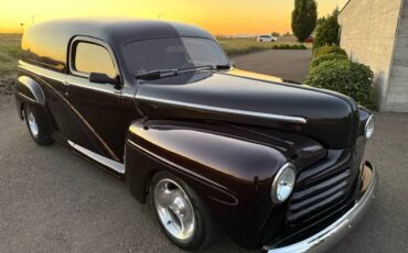 Ford-panel-truck-1947-black-5