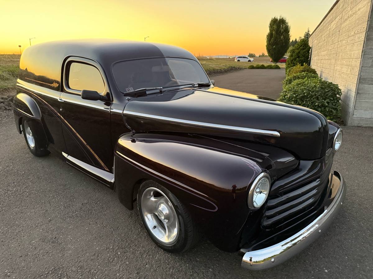 Ford-panel-truck-1947-black-5