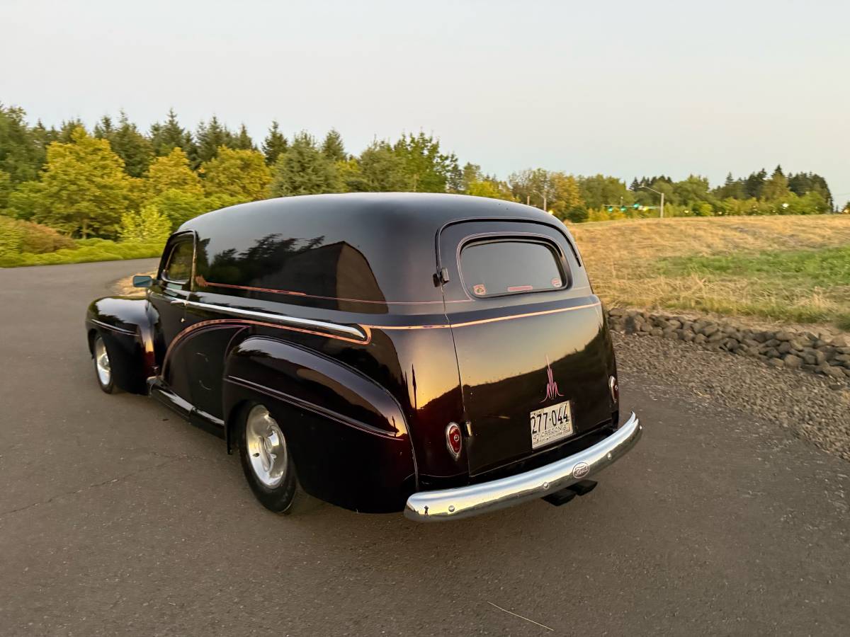 Ford-panel-truck-1947-black-8
