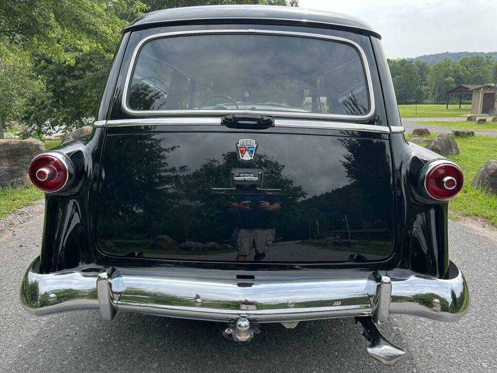 Ford-ranch-wagon-1953-black-10