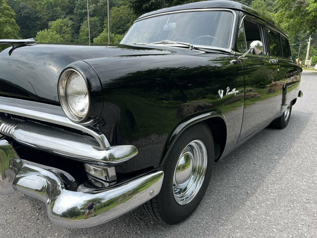 Ford-ranch-wagon-1953-black-13