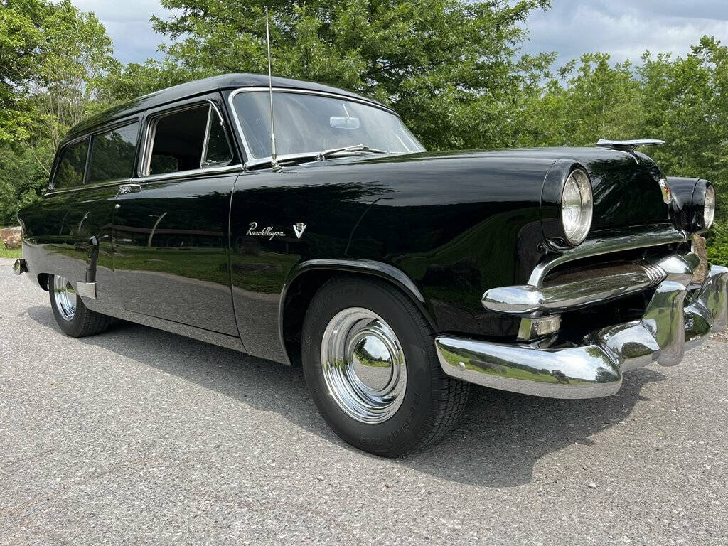 Ford-ranch-wagon-1953-black