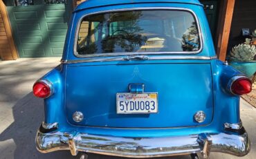 Ford-ranch-wagon-1953-blue