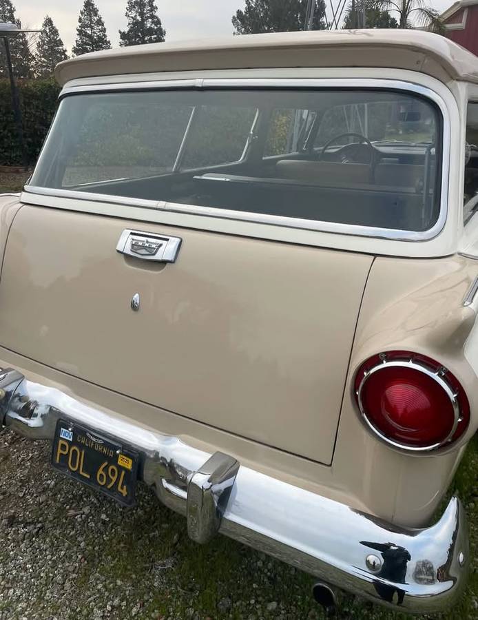 Ford-ranch-wagon-1957-2