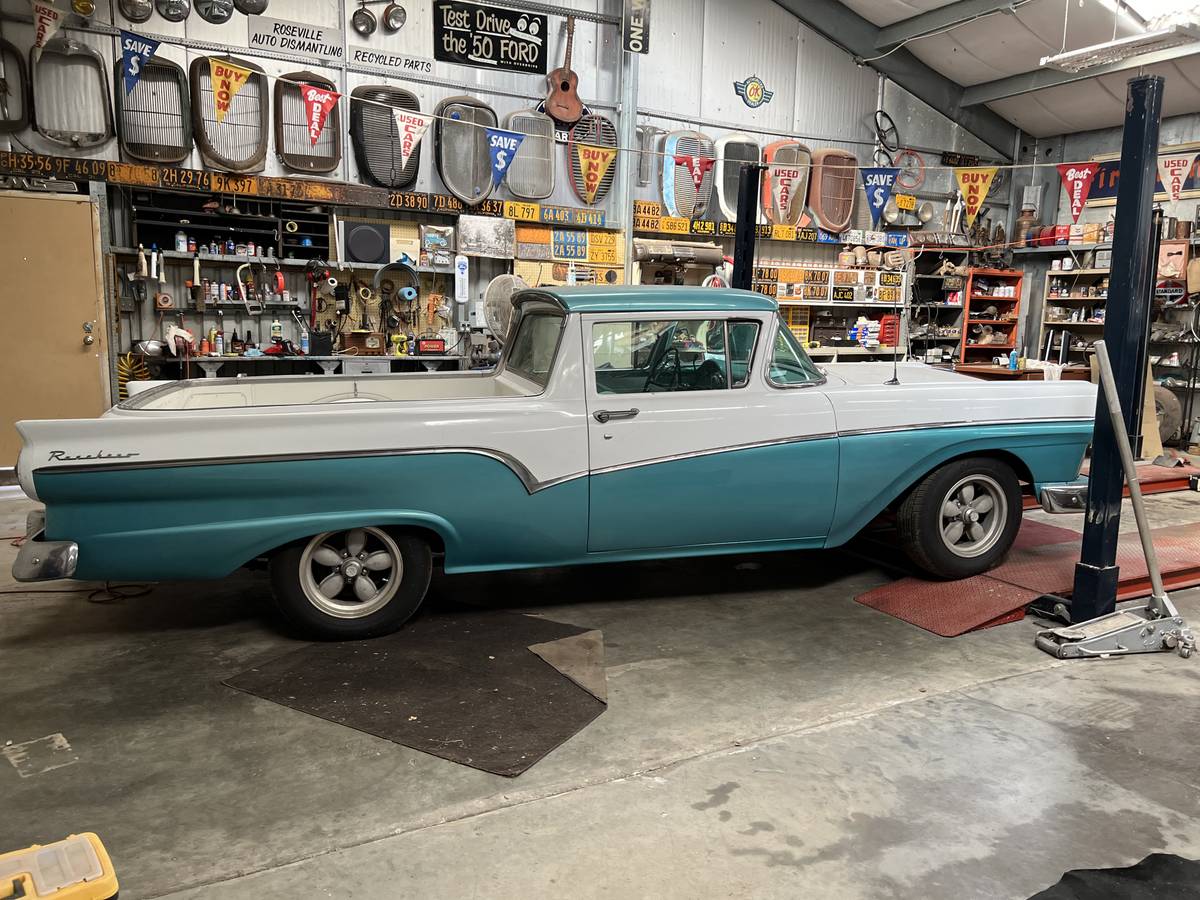 Ford-ranchero-1957-white-2