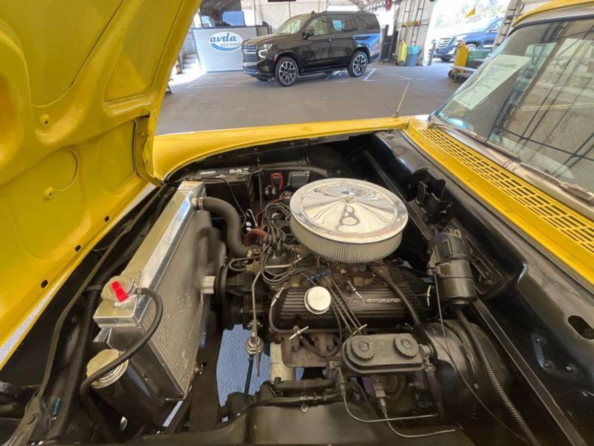 Ford-ranchero-1957-yellow-14