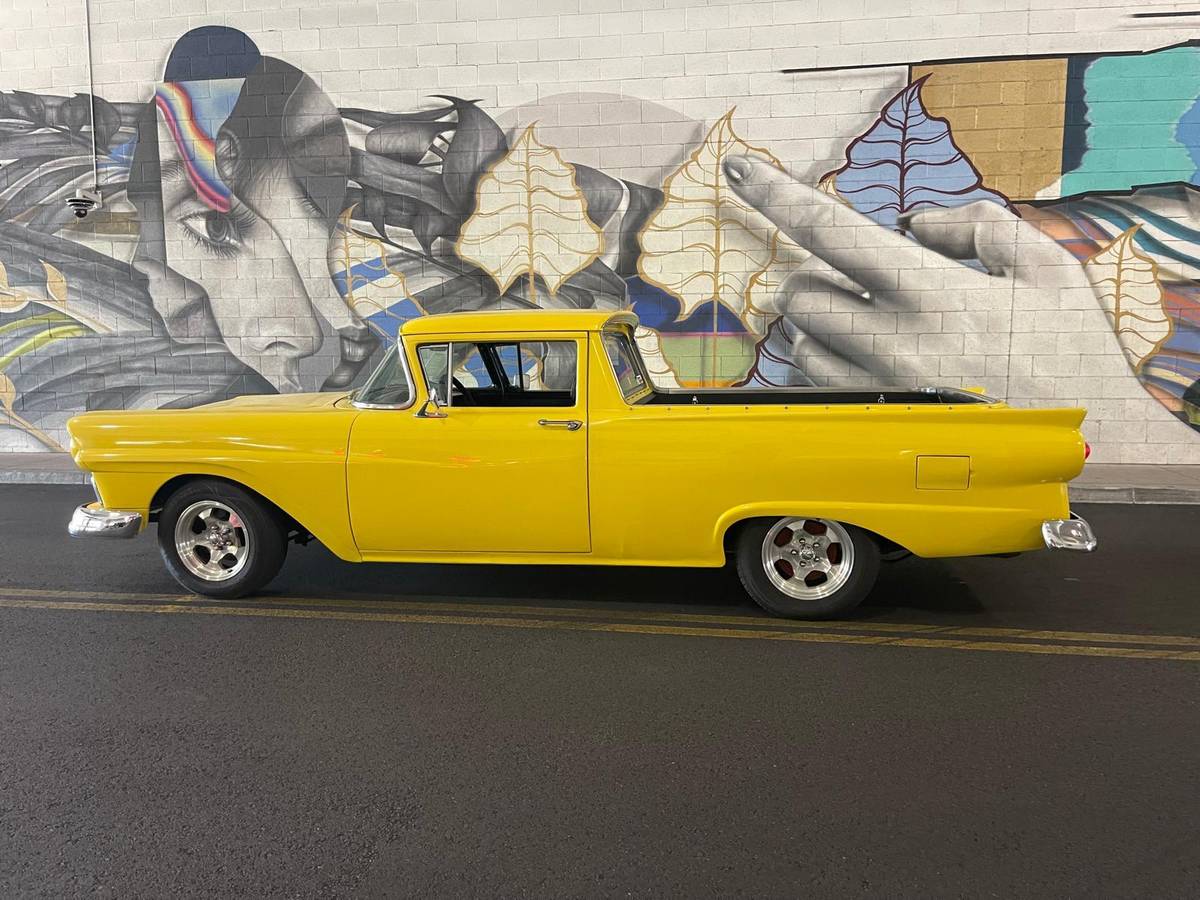Ford-ranchero-1957-yellow-2
