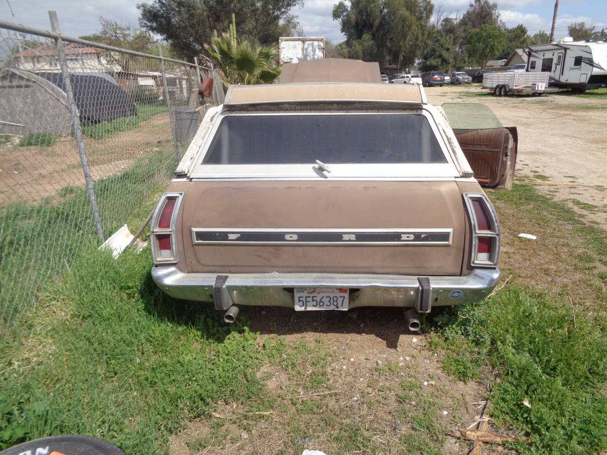Ford-ranchero-1974-brown-1