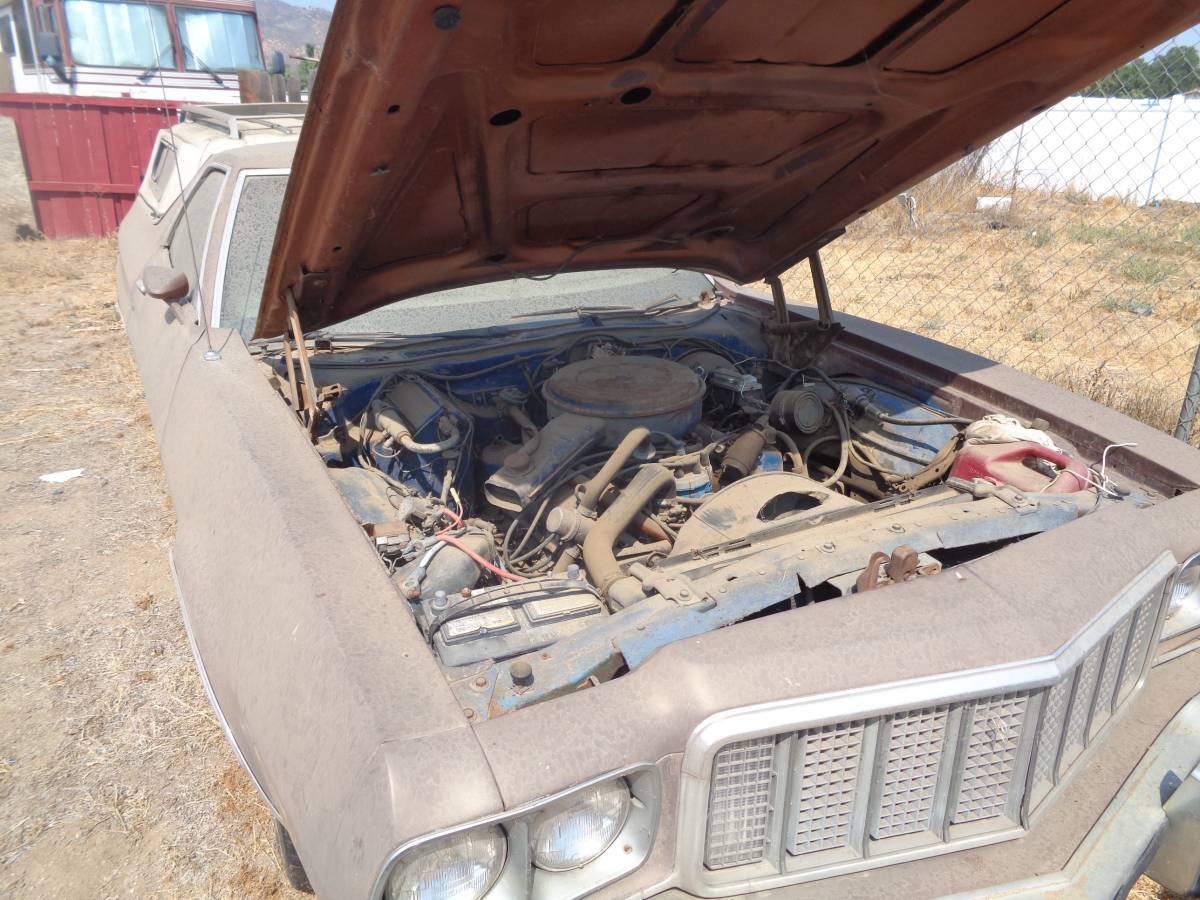 Ford-ranchero-1974-brown-4