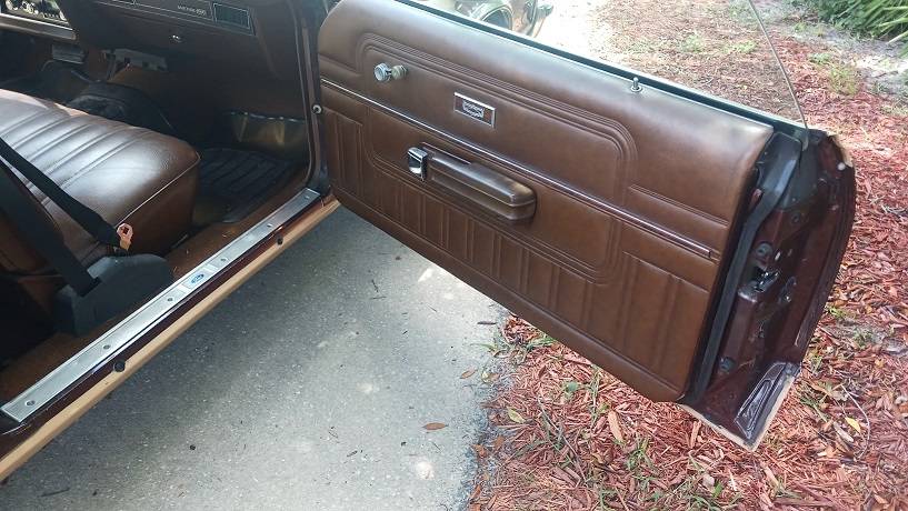 Ford-ranchero-1978-brown-9