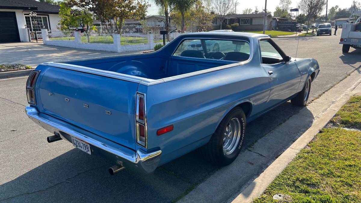 Ford-ranchero-500-1972-blue-9