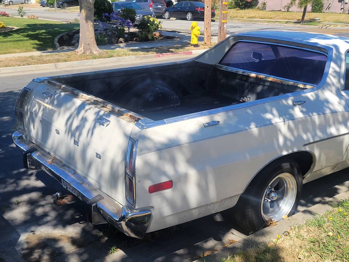 Ford-ranchero-500-gt-1973-white-1