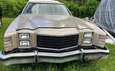 Ford-ranchero-and-chevy-corvette-1977-1